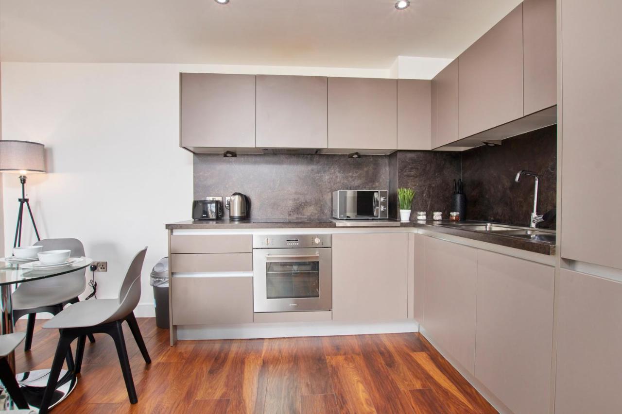 맨체스터 Lovely Central Abode - Amazing Views - Parking 아파트 외부 사진