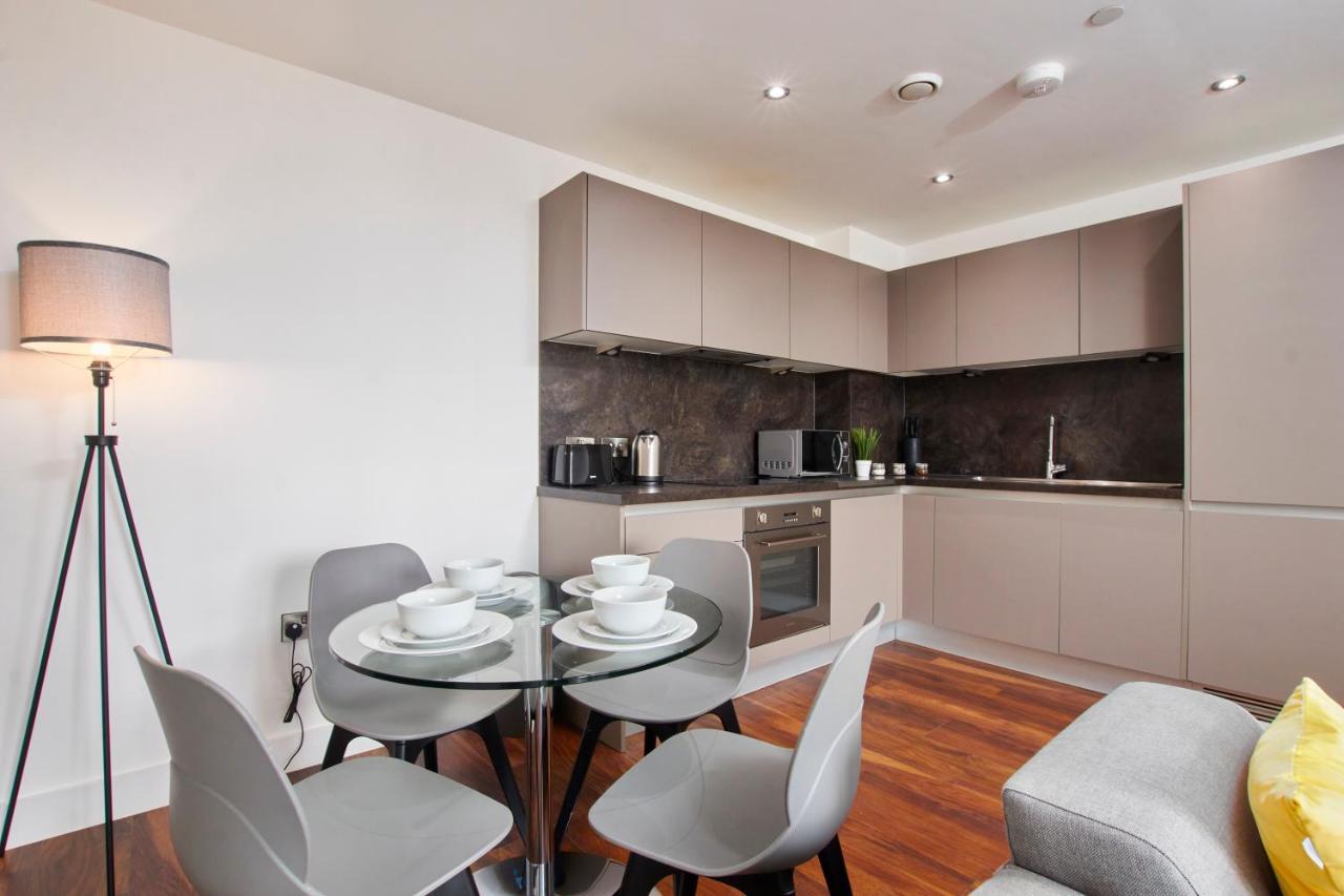 맨체스터 Lovely Central Abode - Amazing Views - Parking 아파트 외부 사진