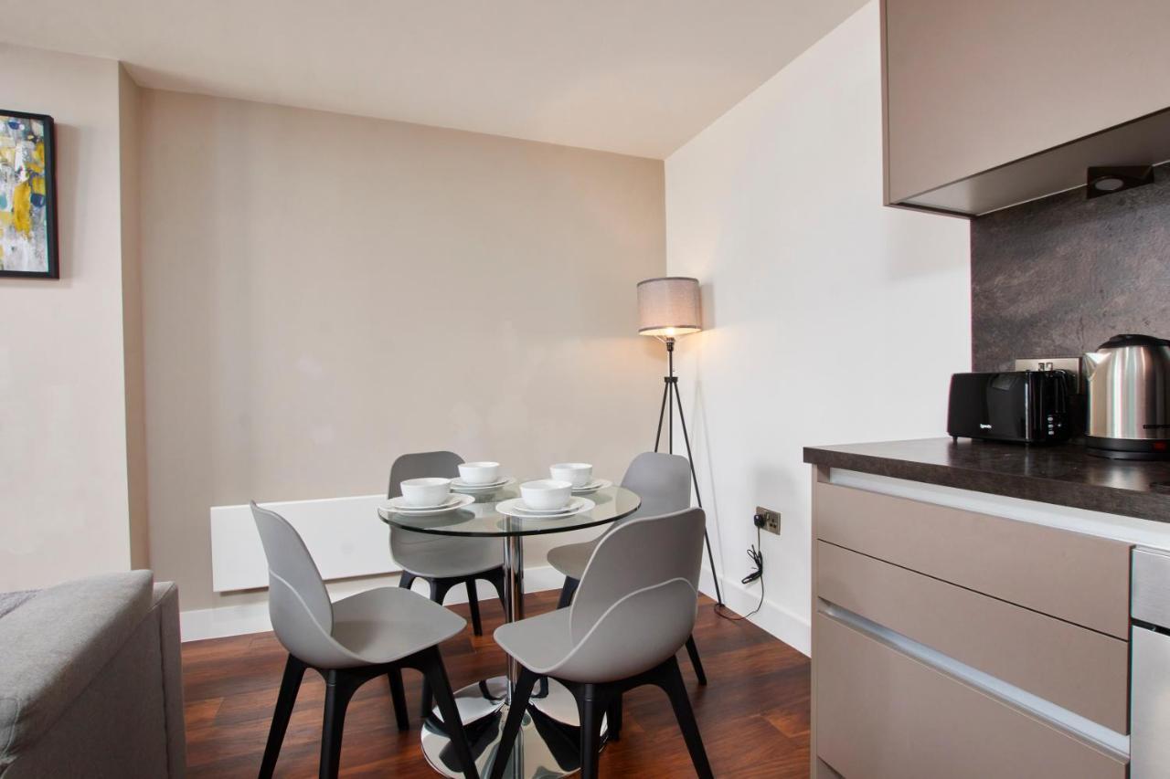 맨체스터 Lovely Central Abode - Amazing Views - Parking 아파트 외부 사진